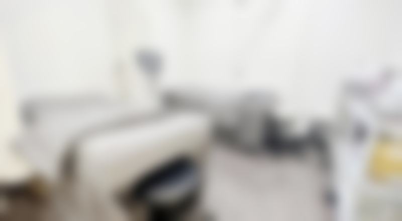 做了去颈纹治疗后，自卑多年的我终于敢露脖子了